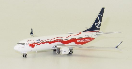 Boeing 737-8MAX LOT "Independence"